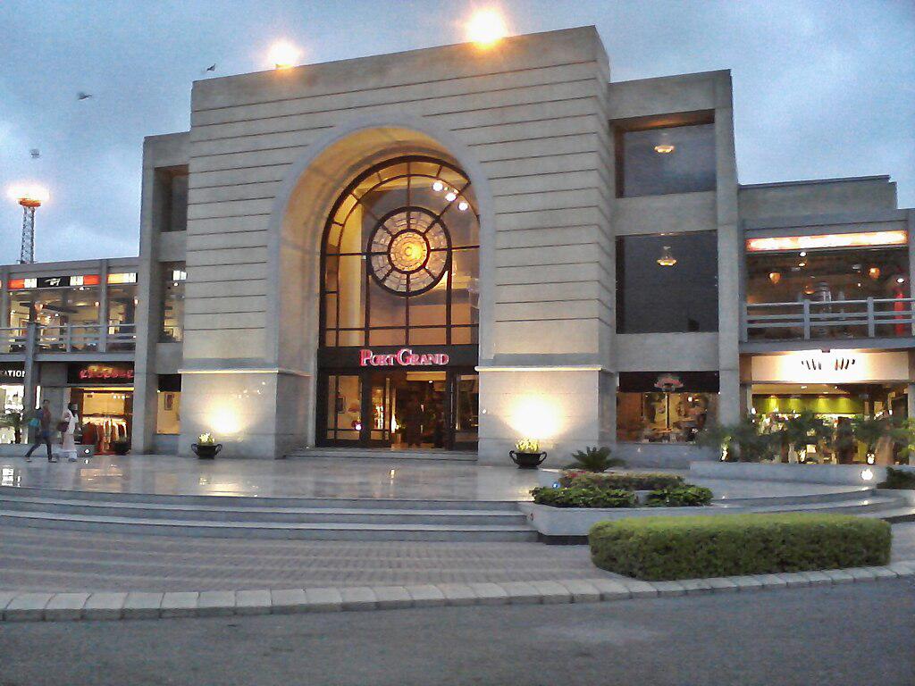 25- Port Grand